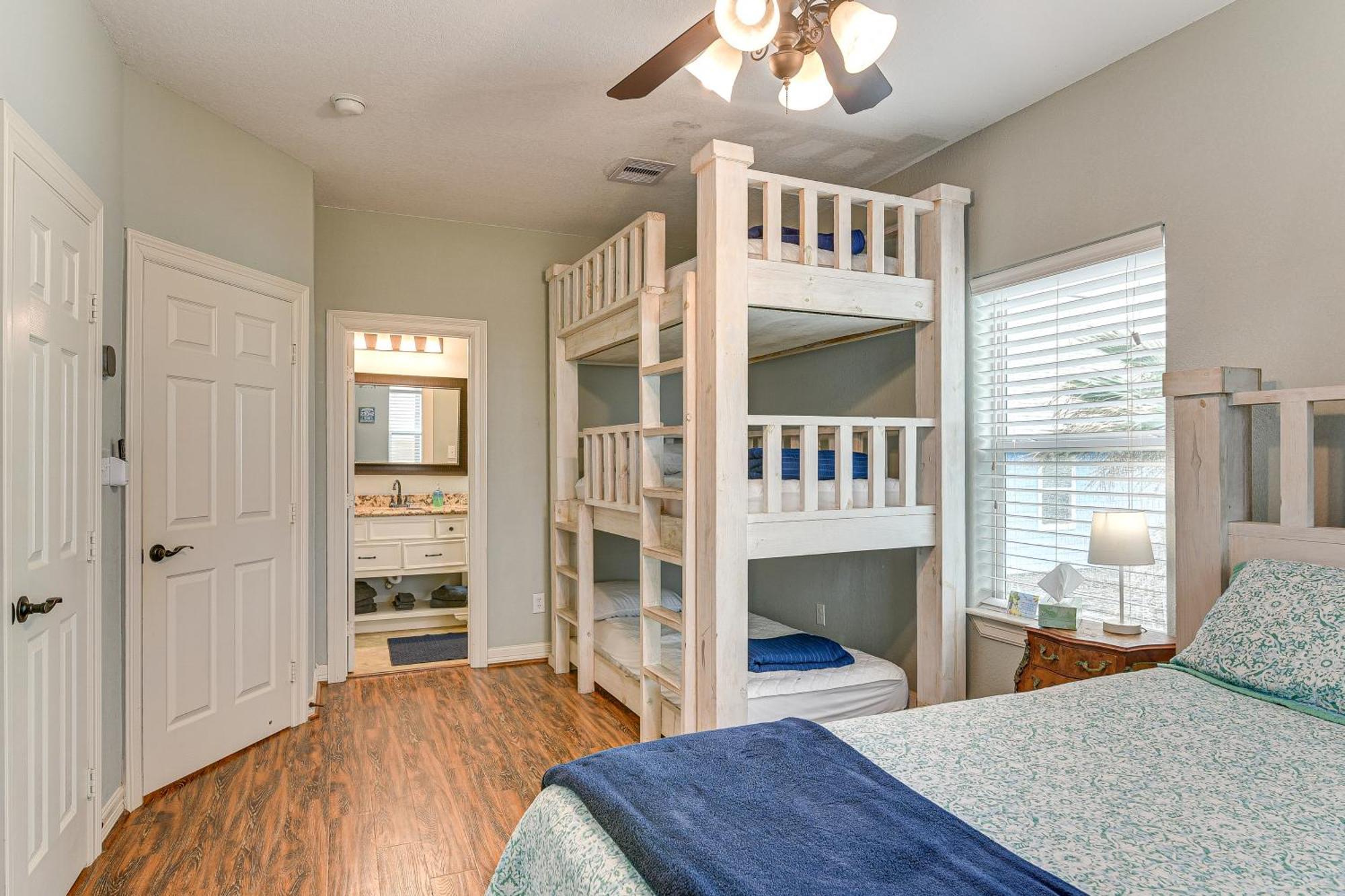 Large Group Gulf Retreat, Steps To Surfside Beach! Exterior foto